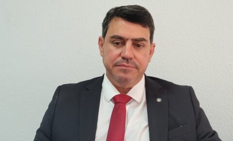 Dinho mantém candidatura e está confiante em decisão do TSE