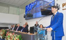 Leo Bezerra destaca espírito colaborativo e homenageia presidente do TJPB na Câmara de João Pessoa