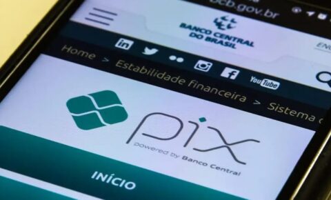 Banco Central muda regra e permite uso do Pix Automático em contas-salário